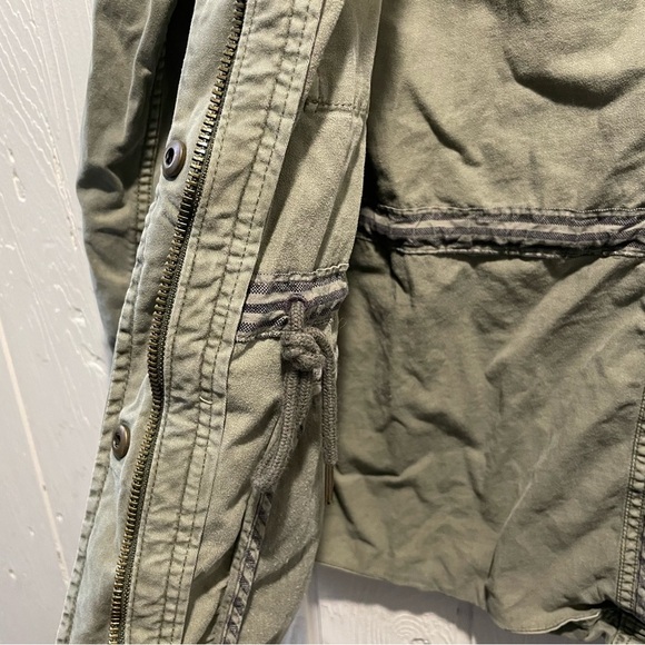 GAP Women’s Military Style Field Olive Green Jacket - Picture 6 of 6